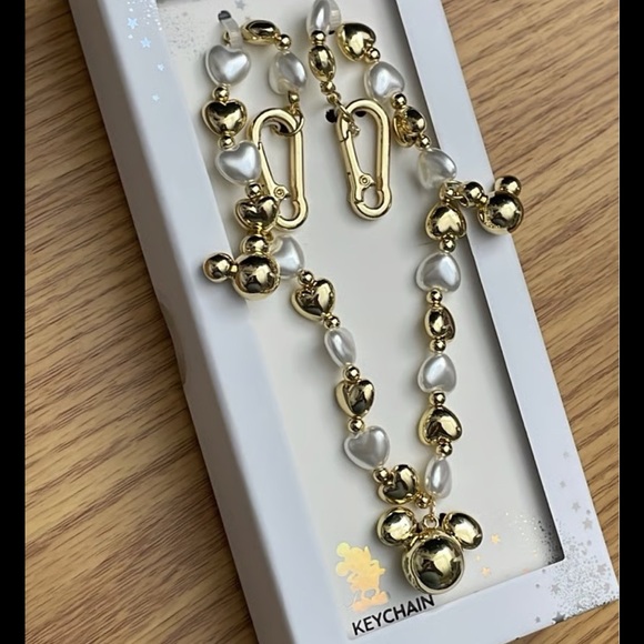 Disney Mickey Mouse Pearl Bag Chain - Picture 1 of 2